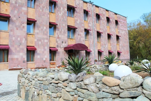 Diligence Hotel (Dilijan)